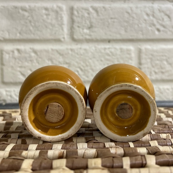 Vintage Fiestaware Ironstone Antique gold salt and pepper shaker set Fiesta 1970 - Picture 3 of 8